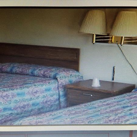 Relax Inn Montour Falls Exterior photo